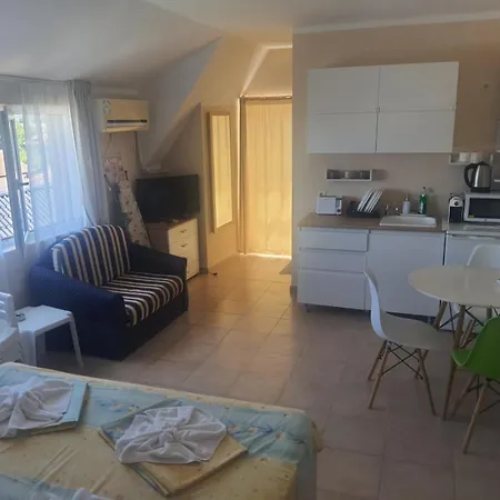 ивелин Апартамент